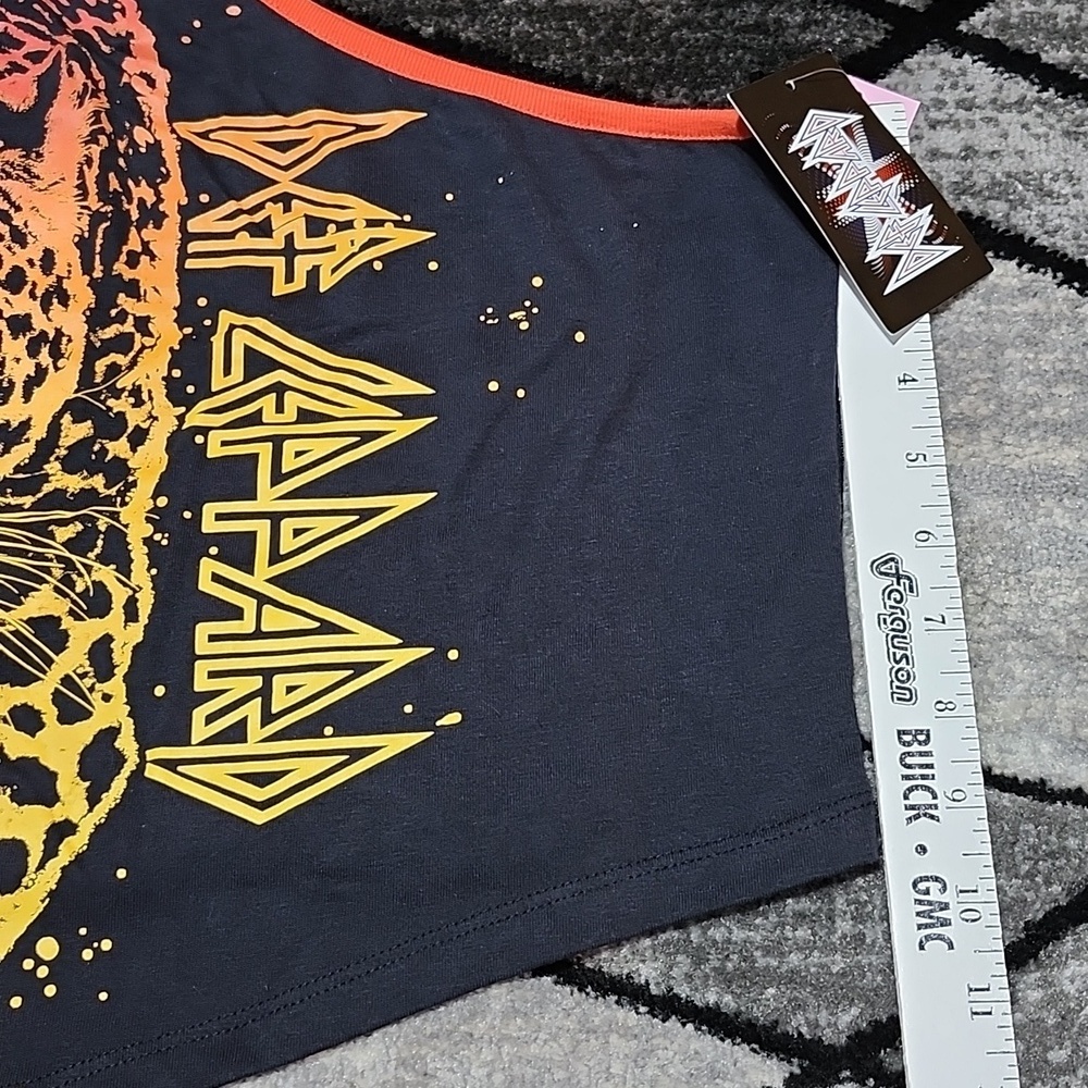 DEF LEPPARD GRAPHIC OMBRE LEOPARD RED TRIM ONE-SHOULDER ASYMMETRIC TANK-TOP - Picture 4 of 10